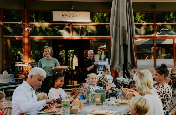 Knoestterras3-campinggeversduin.jpg